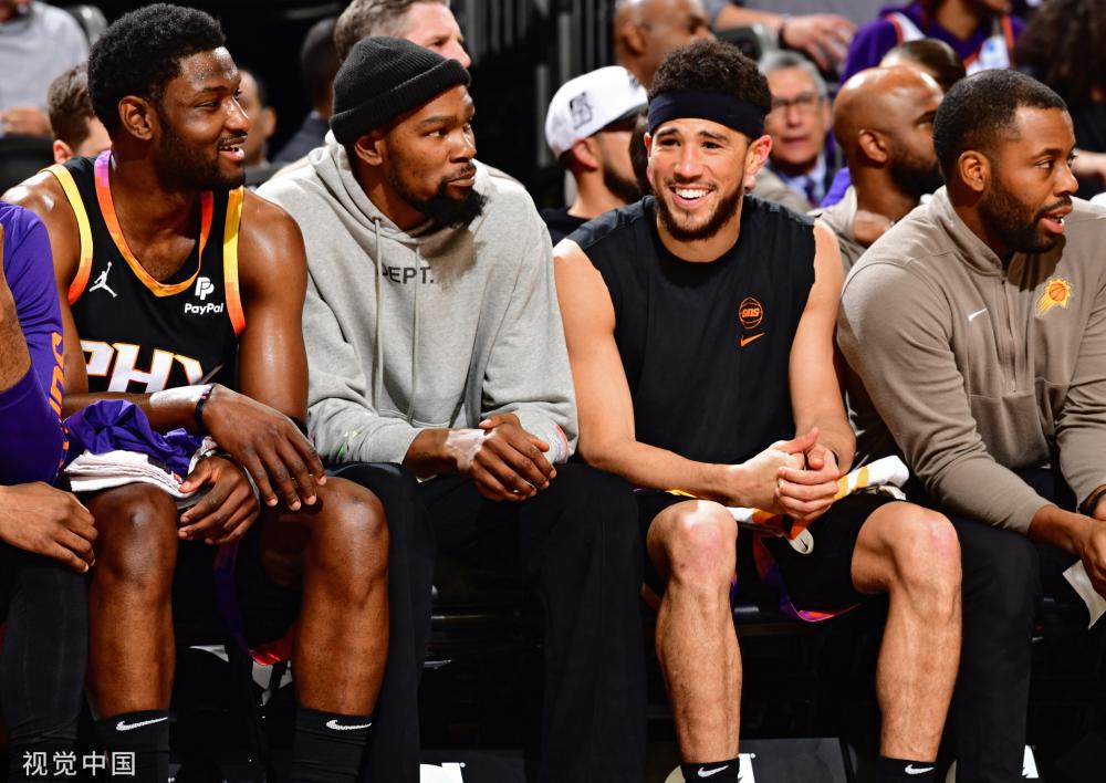 昂纳德在篮 昂纳德在篮